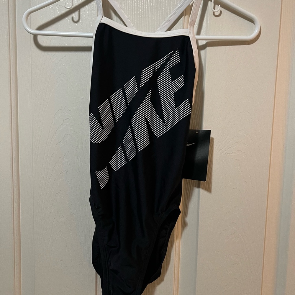 Nike girl’s swimsuit NWT